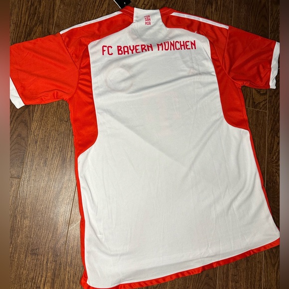 Bayern Munich soccer Jersey Perfect for gift, BRAND NEW size M - Picture 8 of 10